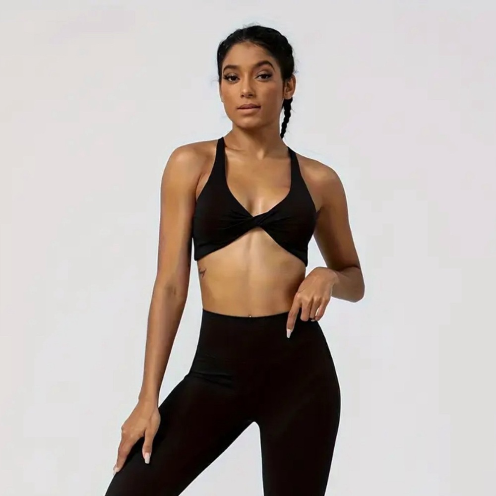 🏋🏼‍♀️ {Sports Bras} - Picture 2 of 5